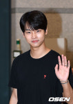 [사진]빅스 엔,심쿵 손인사