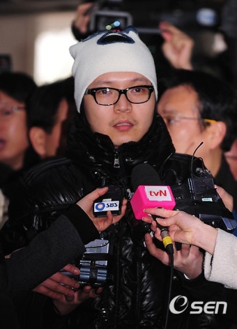 [사건의 재구성] 신정환, 뎅기열 사기부터 원정 도박까지 '쇼쇼쇼'