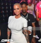 [Oh!llywood] 앰버 로즈 "올해 안에 가슴 축소술 고려중"