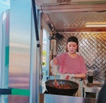 [★SHOT!] 푸드트럭 열렸어요…병아리 장사꾼 차오루는 요리 中