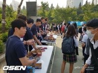대한항공, 연고지 학교에 스쿨 어택…간식·초청권 제공