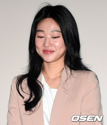 [사진]하윤경,'미소 머금고' | 포토뉴스