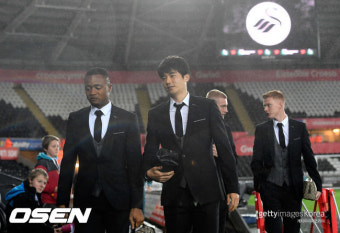 맨유 리그컵 2연패 순항...'기성용 풀타임' 스완지 2-0 제압