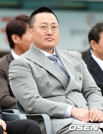[사진]조인성,'박찬호-이승엽과 함께 야구대회 개막전 참석'