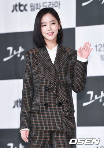 [Oh! S토리] ‘그사이’ 준호X원진아·이기우X강한나, 눈호강 커플 떴다(ft.나문희)