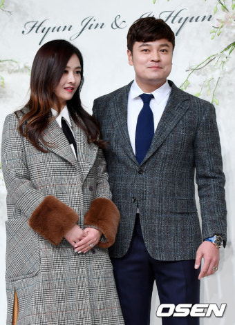 [사진]추신수-하원미 부부,'현진아, 우리처럼 행복하게 살아'