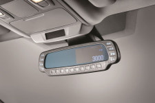 르노삼성자동차, 결국 SM6 택시 출시...룸미러 일체형 미터기 장착