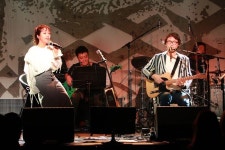 조정치, 8년만 단독콘서트 3 성료…정인·선우정아 지원사격