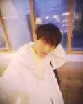 [★SHOT!] 클럽 H.O.T.…강타, 흰 우비 입은 완벽 팬사랑꾼