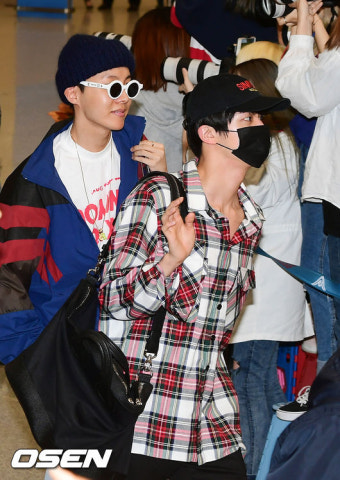 [사진]방탄소년단 진-제이홉,'감출 수 없는 잘생김'