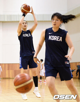 [사진]여자 농구대표팀,'슈팅 감각 살리고'
