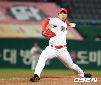 [사진]역투하는 김택형