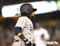 [사진]SD 프레디 갈비스, 다저스 상대로 달아나는 솔로포
