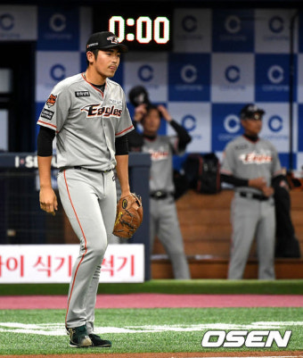 [사진]악송구 실책에 아쉬워하는 이태양