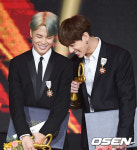 [사진]방탄소년단 지민-정국,키득키득