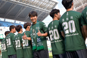 '김진수 감격골' 전북, 울산에 3-1 완승... 이동국 501G 출전