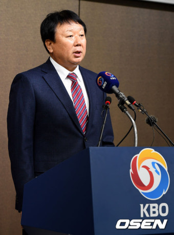 선동렬 대표팀 감독, 전격 자진 사퇴 