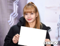 [사진]블랙핑크 리사,사랑스러움이 철철