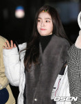 [사진]레드벨벳 아이린, 리허설 전 머리에 헤어핀은 필수