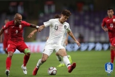'김민재 헤더골' 한국, 키르기스스탄에 1-0 리드(전반마감)