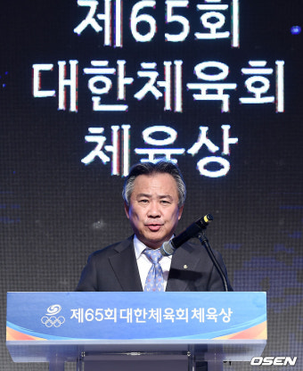 [사진]인사말하는 이기흥 회장