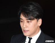 [사진]경찰서 자진 출두 승리,어두운 표정