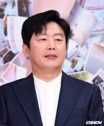 [사진]김희원,'최고의 배우들과 함께 합니다'