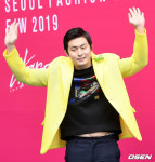 [사진]기안84, 오늘의 패션 포인트는 뱃살