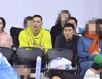 [사진]경기 지켜보는 이상민 감독-이승준