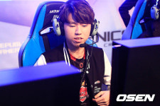 [롤 챌린저스] ‘미드-정글 압박 적중’ APK, 정석 전략 앞세워 기선 제압