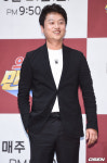 [사진]박문성 해설위원,'KBS로 첫 인사 드려요'