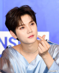 [사진]뉴이스트 렌, 만찢남의 하트
