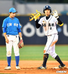 [사진]유신고 김주원, 달아나는 적시타