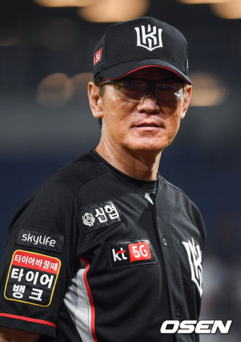 KT 위즈, 이강철 감독의 용기와 노력이 이끈 승리