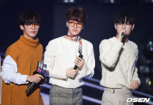 [사진]엑스원 김요한-차준호-조승연,안경도 잘 어울리나요?