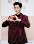 [사진]심지호,사랑넘치는 하트