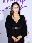 [사진]박지윤 아나,파격적인 드레스