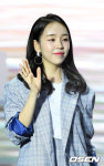 백아연, JYP 떠나 이든엔터테인먼트에 새 둥지..