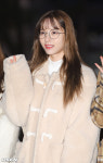 [사진]우주소녀 보나,귀여운 뿔테 안경