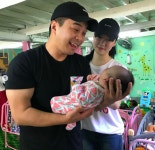 "힘들어도 늘 웃는 유지"..정준, 함께 해외봉사간 ♥︎김유지에 애정 폭발[★SHOT!]