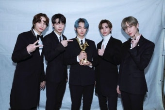 투모로우바이투게더, '골디'까지 데뷔 10개월 만에 신인상 7관왕 석권..대세 입증