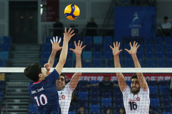 한국 남자배구, 4강에서 이란에 2-3 석패…올림픽 진출 좌절