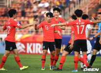 정승원, 전반 5분 만에 선제골...한국, 우즈벡에 1-0 리드 [한국 우즈벡]