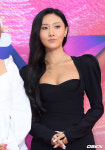 [사진]마마무 화사,매력적인 구릿빛 피부