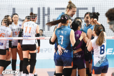 [사진]4연승 GS칼텍스,'3-0 완벽하게 승리했어'