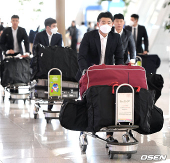 [사진]스프링캠프 위해 출국하는 키움 퓨처스 선수단