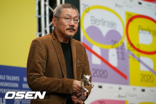 홍상수, 봉준호 이어 낭보..韓영화 역대 첫 은곰상:감독상 수상(종합)[70회 베를린영화제]