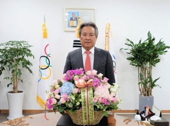 이기흥 대한체육회장, 플라워 버킷 챌린지 동참