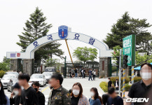 [사진]엑소 수호,군부대 협조 속 조용히 입소