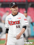 혼쭐난 슈퍼루키 KT 소형준, 한화전 5⅓이닝 8실점 [오!쎈 수원]